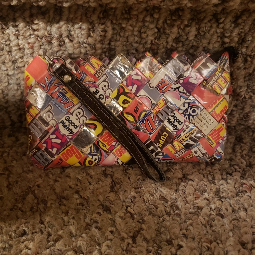 Candy wrapper wristlet purse - Picture 1 of 4
